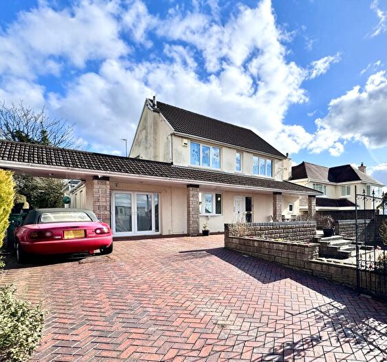 3 Bedroom Detached House For Sale In Woodlands, Merthyr Road, Llwydcoed, Aberdare, CF44