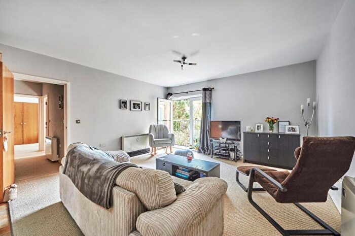 2 Bedroom Apartment To Rent In Camp Road, St. Albans, Hertfordshire, AL1
