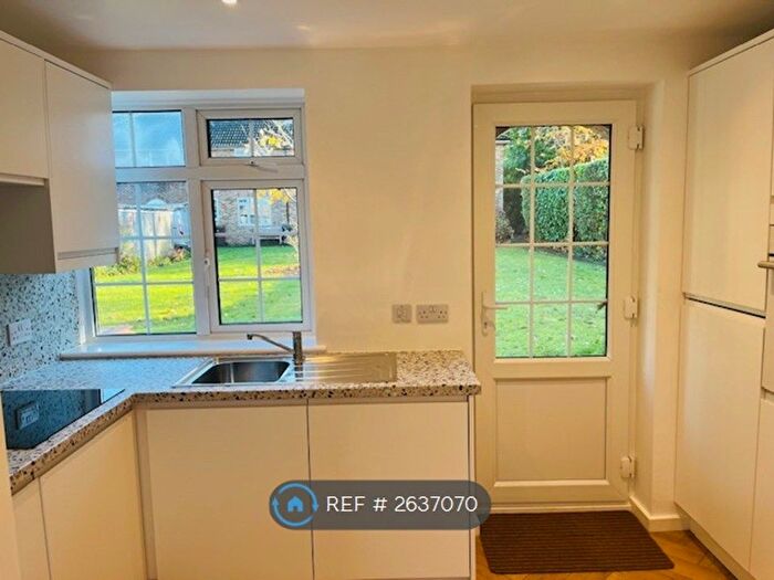 2 Bedroom Flat To Rent In Broadwater Down, Tunbridge Wells, TN2