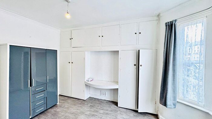 2 Bedroom Flat To Rent In Ling Road, London, E16
