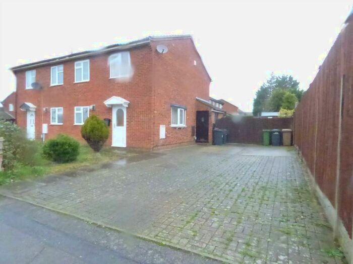 1 Bedroom Cluster House To Rent In Close To Airport - Linbridge Way, Luton, LU2