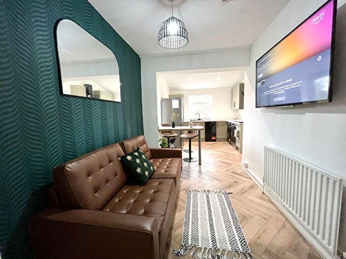 5 Bedroom House To Rent In Welby Avenue, Lenton, Nottingham, Nottinghamshire, NG7