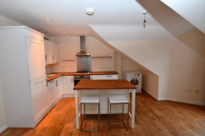 2 Bedroom Flat To Rent In Wimbledon Park Road, London, SW19
