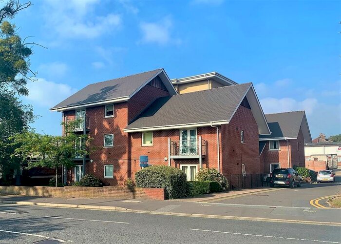 2 Bedroom Apartment To Rent In Winchester Road, Southampton, SO16