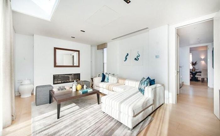 3 Bedroom Flat To Rent In Green Street, Mayfair, W1K