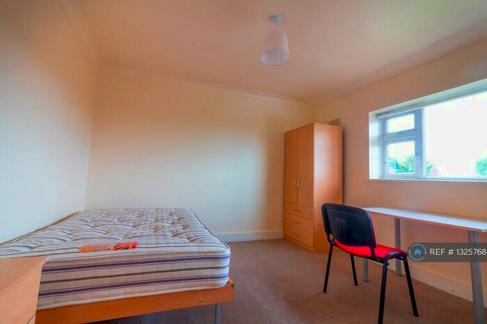 7 Bedroom Semi-Detached House To Rent In Park Barn Drive, Guildford, GU2