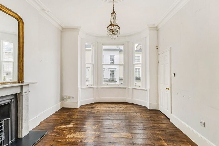 2 Bedroom Flat For Sale In Gordon Place, London, W8