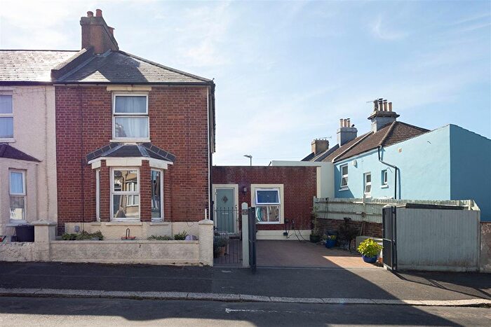 2 Bedroom End Of Terrace House For Sale In Aldborough Road, St. Leonards-On-Sea, TN37