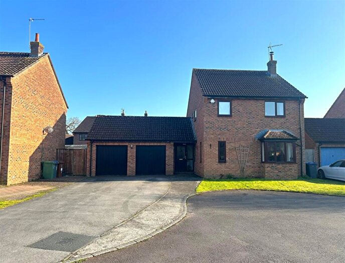 4 Bedroom Detached House For Sale In Pinfield Lane, Chippenham, SN15