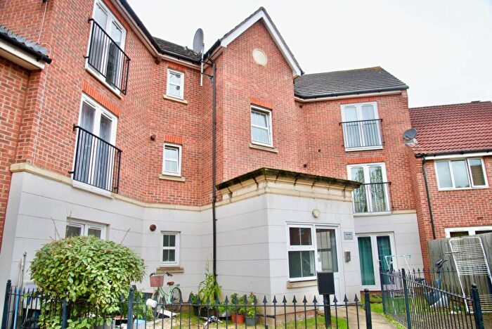 2 Bedroom Apartment For Sale In East Lodge, Pettacre Close, Thamesmead West, SE28