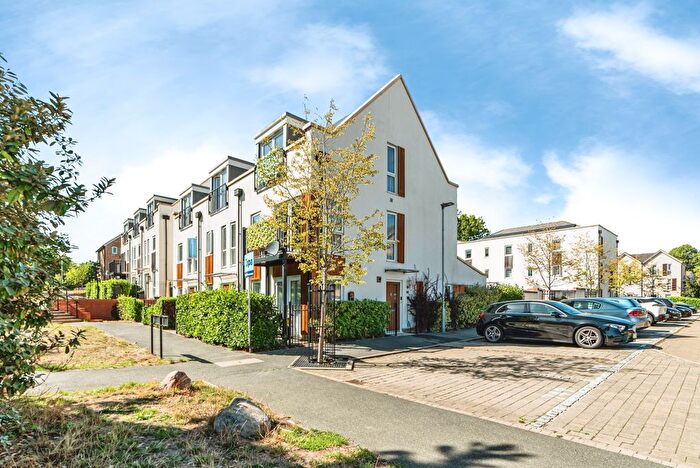 3 Bedroom End Of Terrace House For Sale In Typhoon Close, Bracknell, RG12