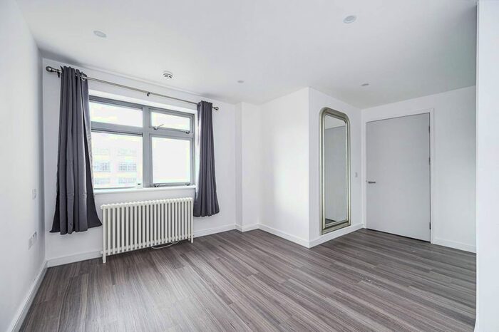 1 Bedroom Flat To Rent In Garden Walk, Shoreditch, London, EC2A