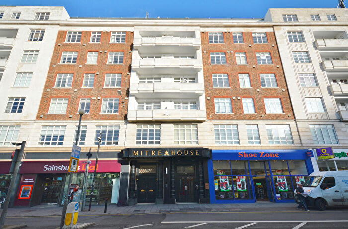 1 Bedroom Apartment To Rent In Western Road, Brighton, BN1