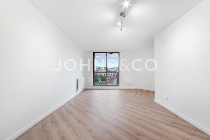 1 Bedroom Flat To Rent In Tradewinds C Asher Way, E1W