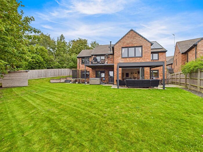 5 Bedroom Detached House For Sale In Ewart Close, Long Buckby, NN6