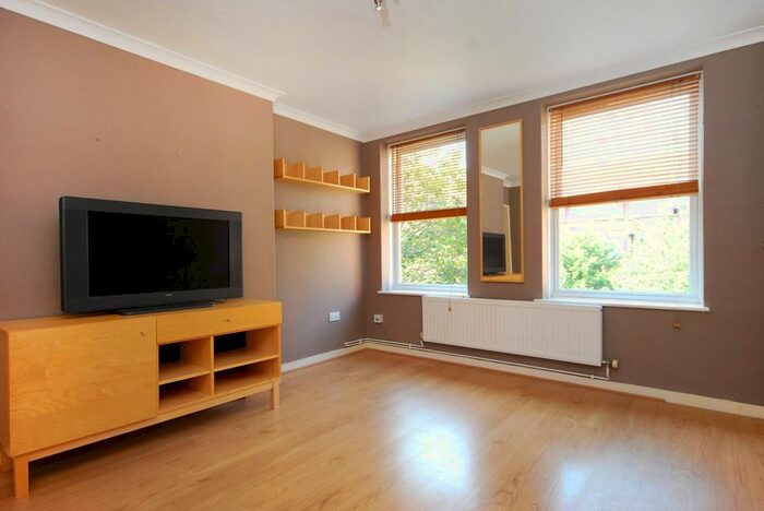 3 Bedroom Maisonette To Rent In Fulham Road, Parsons Green, London, SW6