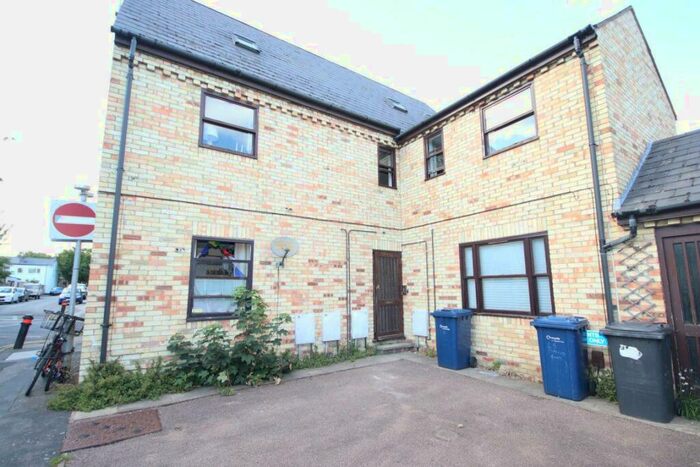 1 Bedroom Flat To Rent In Alfred Court, St Phillips Road, CB1