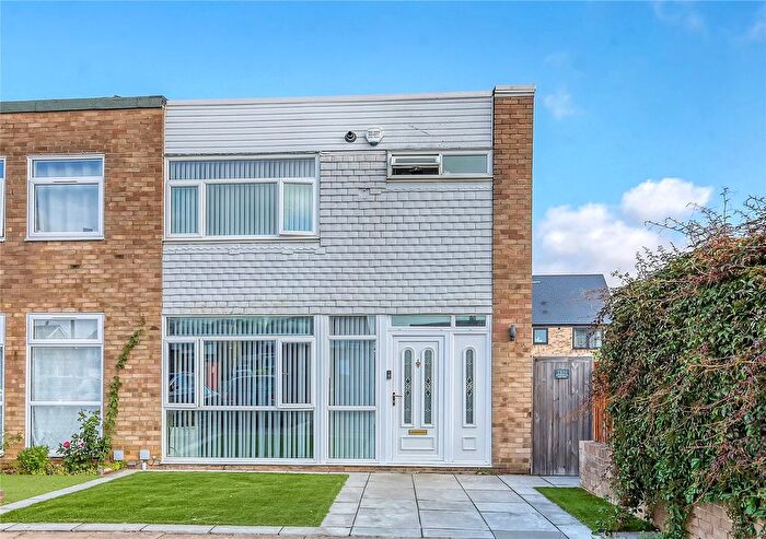 3 Bedroom Semi-Detached House For Sale In Townfield Walk, Great Wakering, Southend-On-Sea, Essex, SS3
