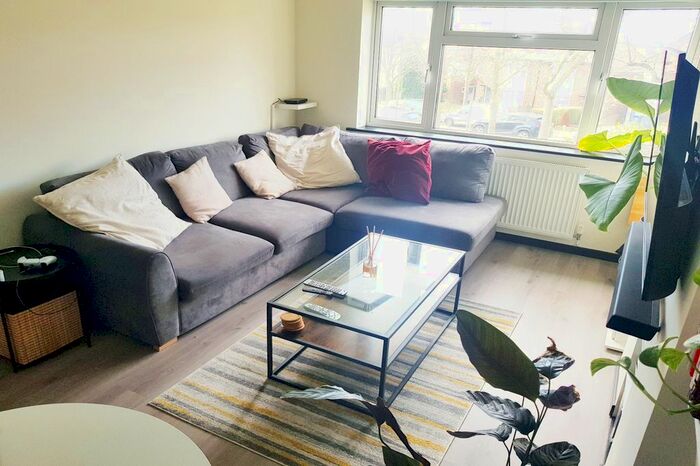 2 Bedroom Flat To Rent In Milespit Hill, London NW7