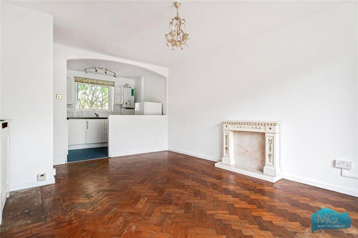 1 Bedroom Apartment For Sale In Richmond Road, Stamford Hill, London, N15