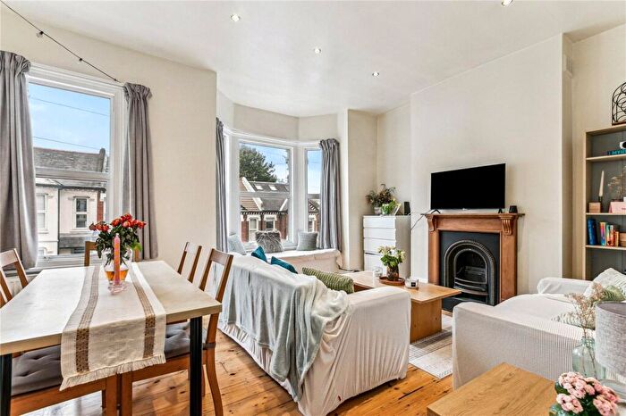 3 Bedroom Apartment To Rent In Dorothy Road, SW11