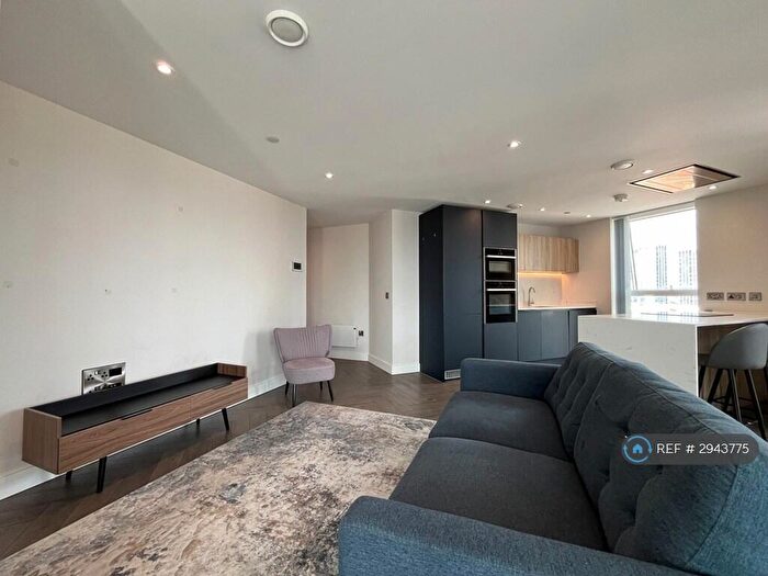 3 Bedroom Flat To Rent In Chester Road, Manchester, M15