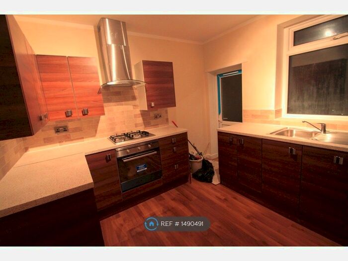 2 Bedroom Maisonette To Rent In Friars Road, Sale, M33