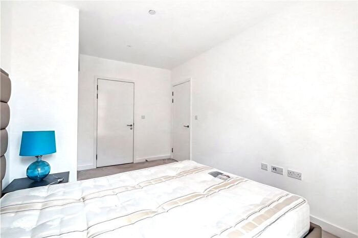 2 Bedroom Flat To Rent In Commodore House Royal Wharf, Royal Crest Ave, London, E16