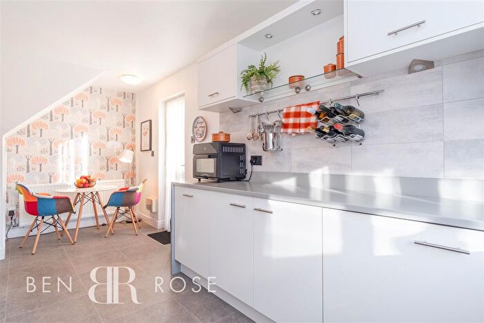 4 Bedroom Detached House For Sale In Spring Meadow, Clayton-Le-Woods, Chorley, PR25