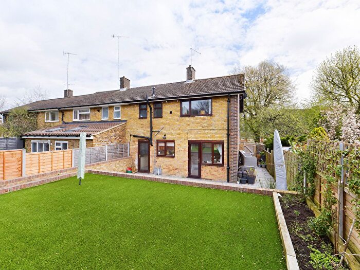 3 Bedroom End Of Terrace House For Sale In Marlins Turn, Hemel Hempstead, HP1