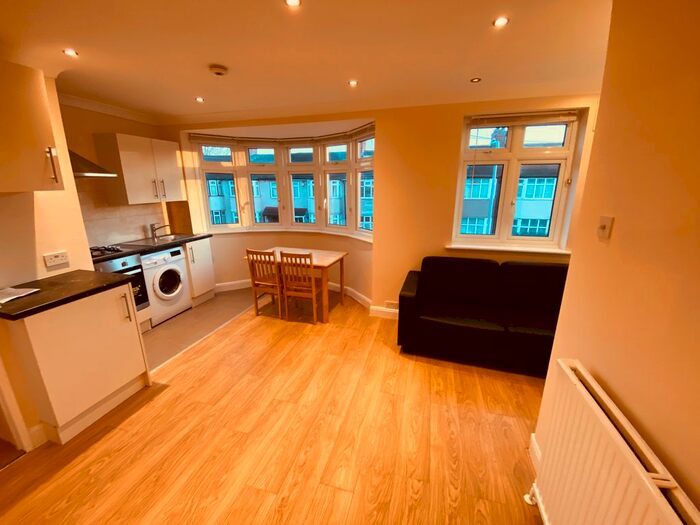 1 Bedroom Flat To Rent In Staines Road, Ilford, IG1