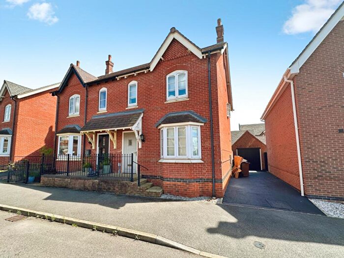 3 Bedroom Semi Detached House For Sale In Henley Grove, Church Gresley, Swadlincote, Derbyshire, DE11