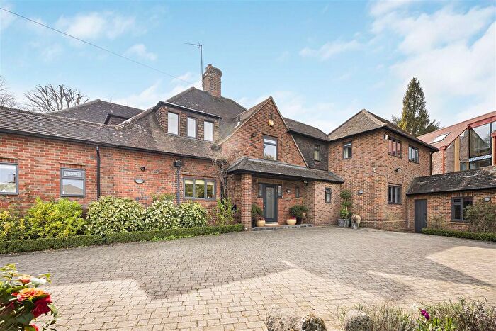 5 Bedroom Detached House For Sale In Loom Place, Radlett, WD7