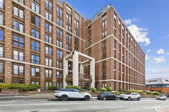 2 Bedroom Penthouse To Rent In Grosvenor Road, St. Albans, Hertfordshire, AL1