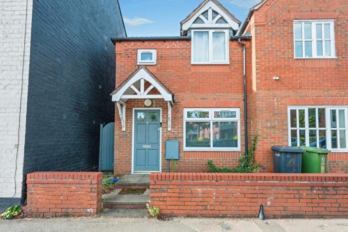 2 Bedroom End Of Terrace House For Sale In Stourbridge Road, Kidderminster, Worcestershire, DY10