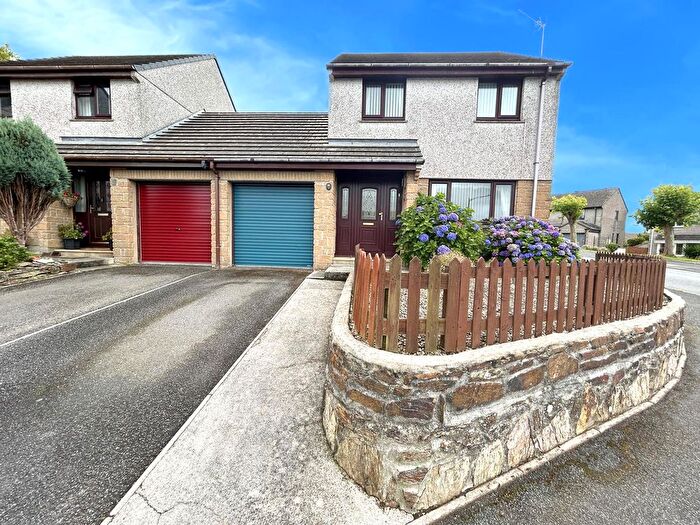 3 Bedroom Link Detached House For Sale In Gwarth An Drae, Helston, TR13