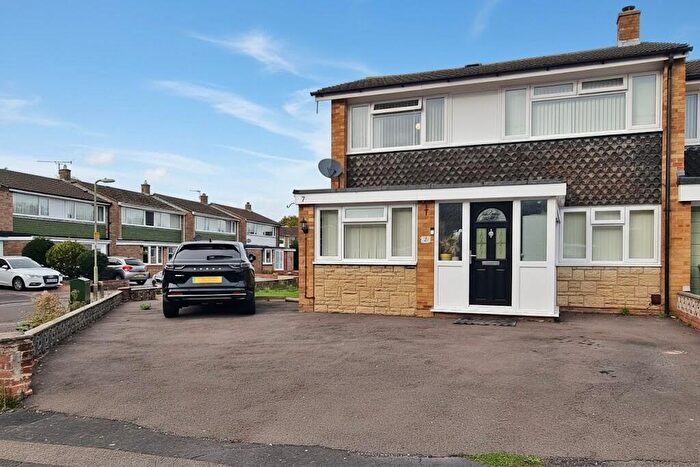3 Bedroom End Of Terrace House For Sale In Russell Road, Havant, PO9