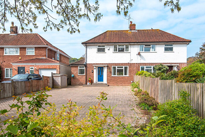 4 Bedroom Semi-Detached House For Sale In Findon Road, Worthing, BN14