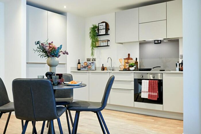 2 Bedroom Apartment To Rent In Springwell Square, Derby, DE1