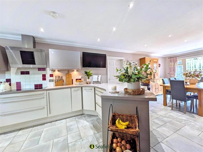 5 Bedroom Detached House For Sale In Gully Road, Seaview, PO34