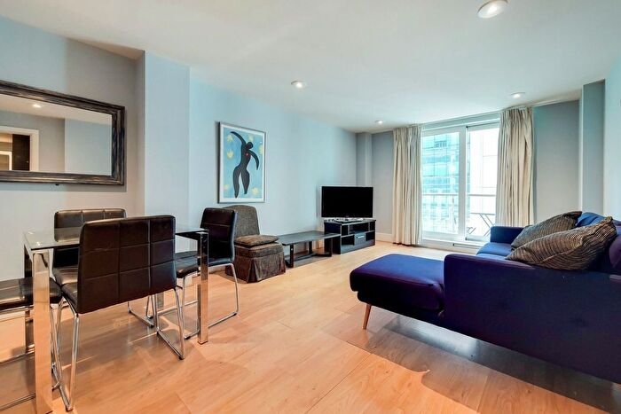 2 Bedroom Flat To Rent In St George Wharf, Vauxhall, London, SW8