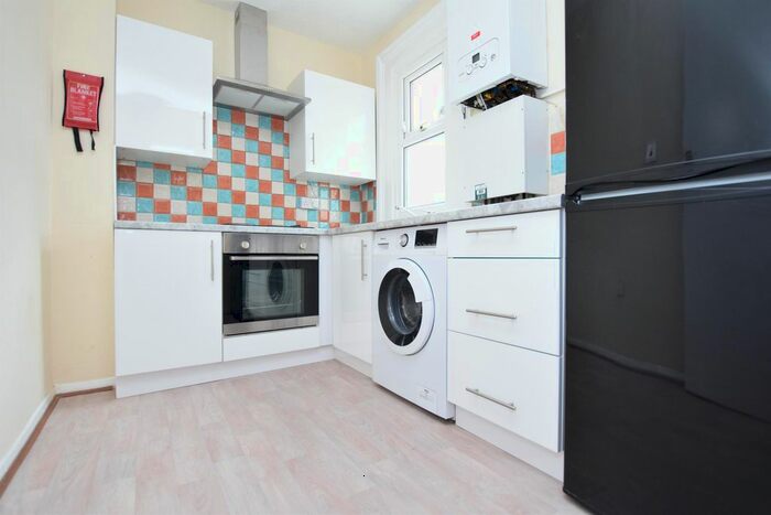 2 Bedroom Flat To Rent In Credon Road, London, E13