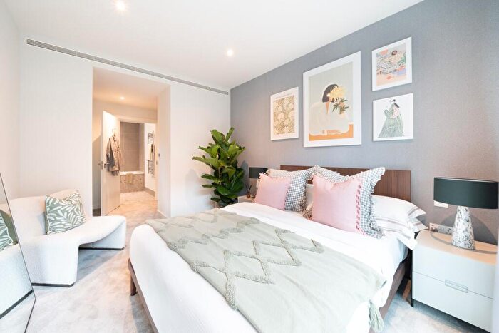 1 Bedroom Flat To Rent In Bloom West, Nine Elms Ln, Nine Elms, London, SW11