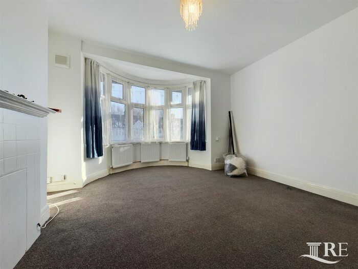 2 Bedroom Flat To Rent In Braemar Avenue, London NW10