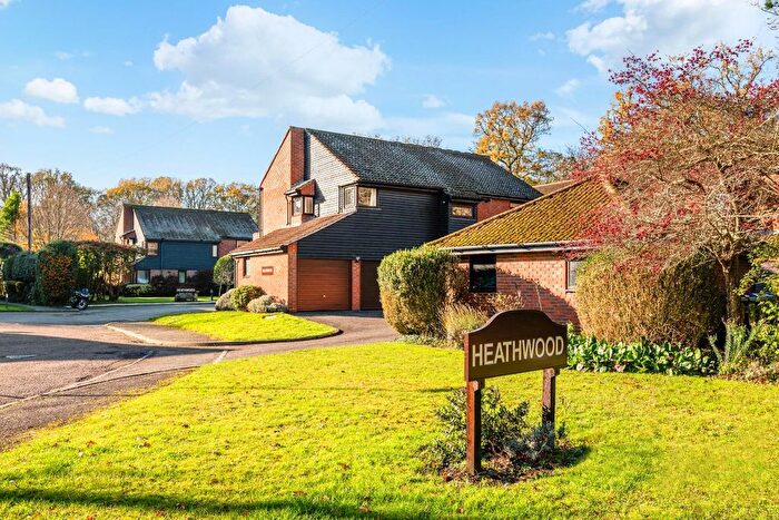 2 Bedroom Flat For Sale In High Street, Tadworth, KT20