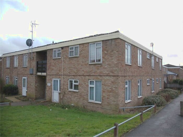 Studio To Rent In Lawrence Gardens, Cheshunt, EN8