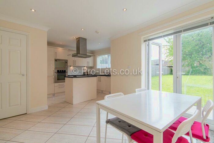 4 Bedroom House To Rent In St Cathrines Court, Newcastle Upon Tyne, NE2