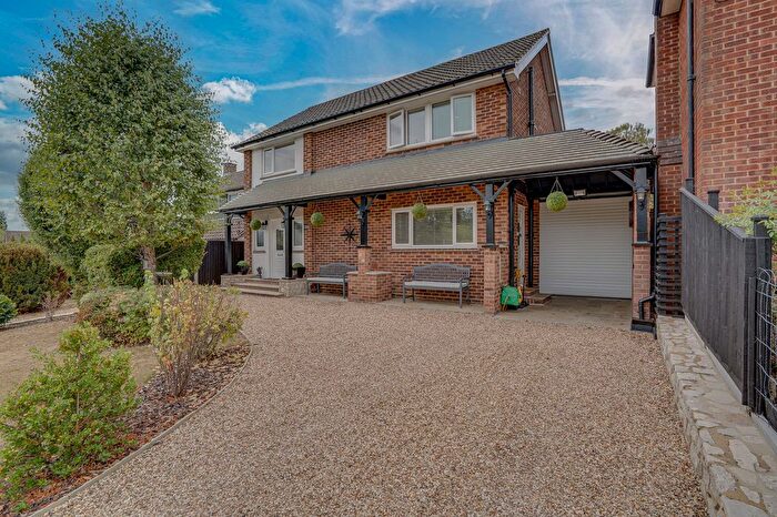 3 Bedroom Detached House For Sale In Park Road, Chandler's Ford, SO53