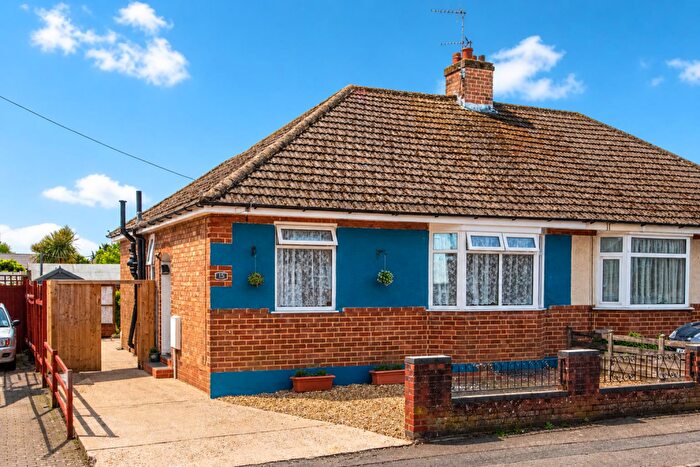 2 Bedroom Bungalow For Sale In Whitney Road, Burton Latimer, NN15