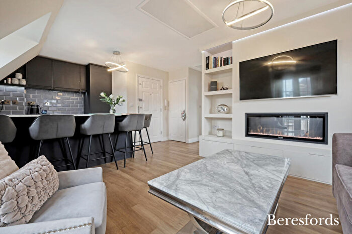 1 Bedroom Apartment For Sale In Shire House, Weavers Close, Dunmow, CM6